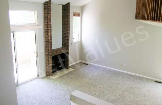 2238 S Nile Ct Gallery 2