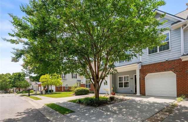 2415 Clock Face Court Gallery 3