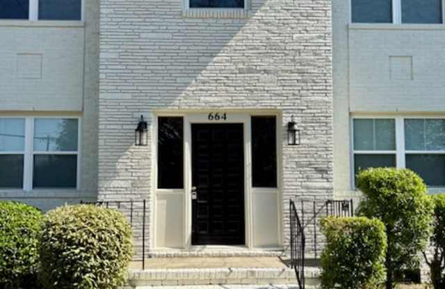 Fully Renovated Three Bedroom Condo in South Windermere - Off the Greenway! photos photos