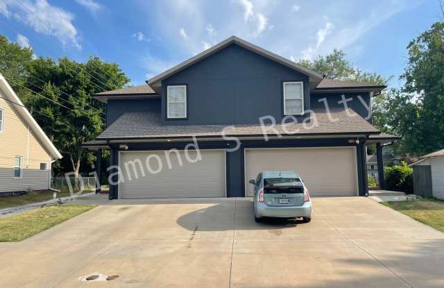 Updated 4 Bed Duplex close to MSU and Downtown Spfd! photos photos