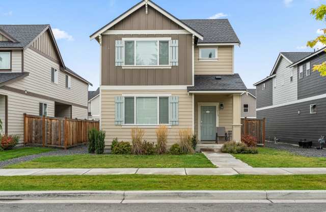 Large 3 Bedroom + Office/Flex Room + Loft! Gallery 1