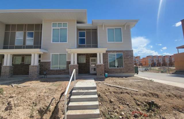 GORGEOUS Spacious Town Home photos photos