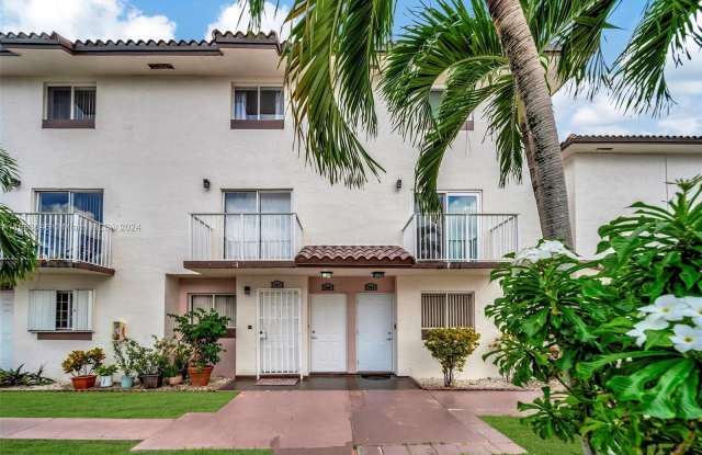 1000 SW 104th Ct - 1000 Southwest 104th Court, University Park, FL 33174