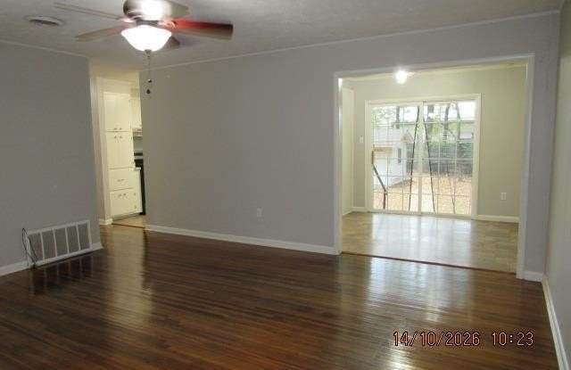 2407 Meadow Drive Gallery 3