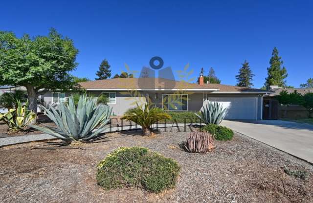 5568 North Millbrook Avenue photos photos