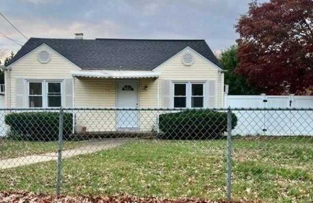 20 Carlls Path - 20 Carlls Path, North Babylon, NY 11703