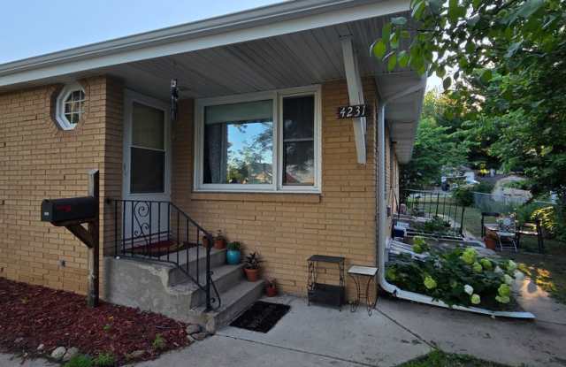 4229-4231 Unity Ave N photos photos