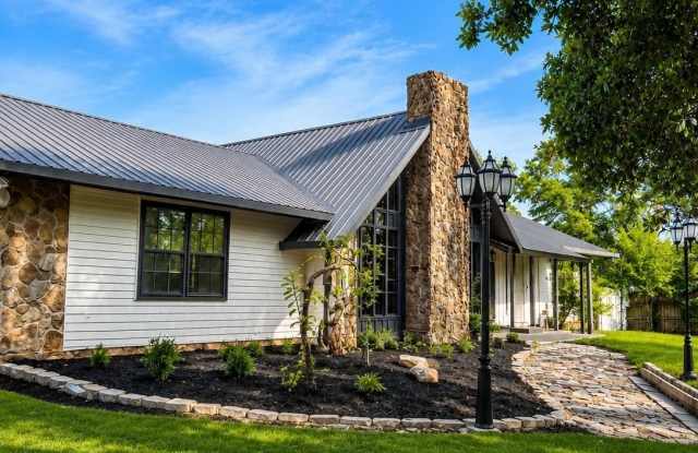 5114 Bay Street Gallery 3