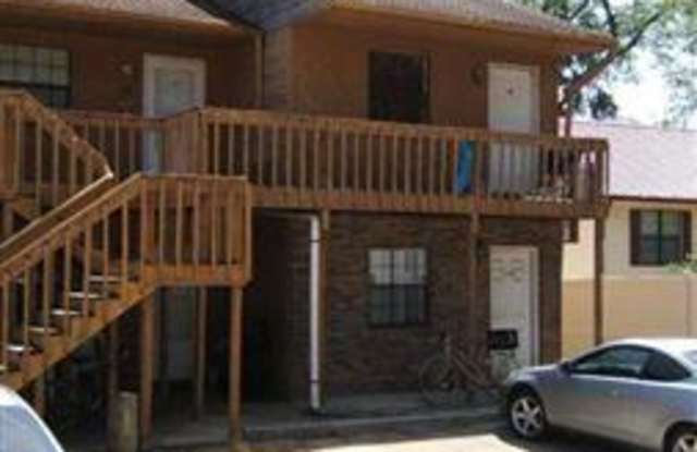 2/1, Across from Doak, Walk to classes! photos photos