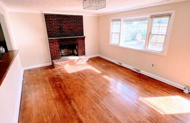 Charming 3 bedroom house Gallery 3