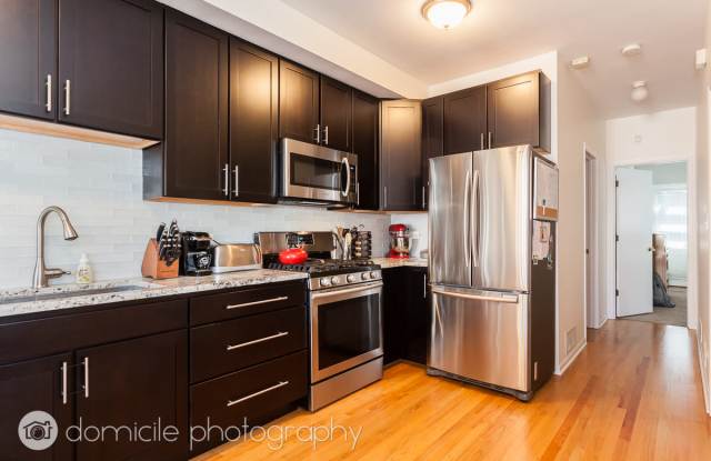1417 W Erie St photos photos