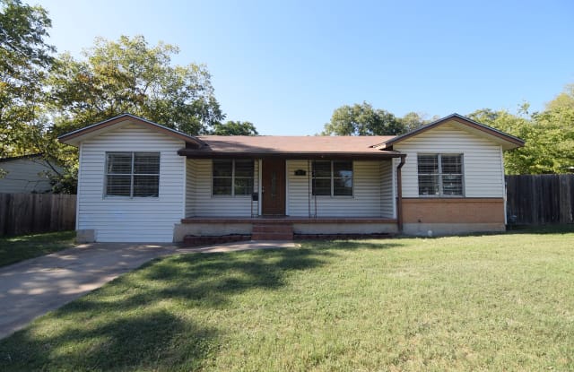 311 Crockett Dr photos photos