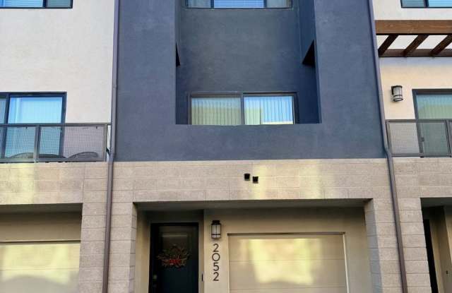 Gorgeous townhome in a new community photos photos