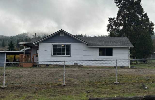 3-bedroom 1 bath Home in Country Setting - 1342 Locust Street, Douglas County, OR 97462