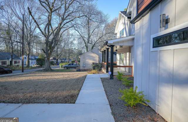 1452 Lockwood Drive SW Gallery 3