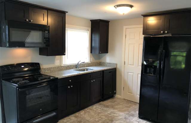 87 South Silver Lane - 2 photos photos