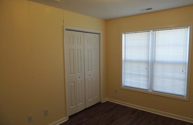 Modern Duplex On a Corner Lot Gallery 3