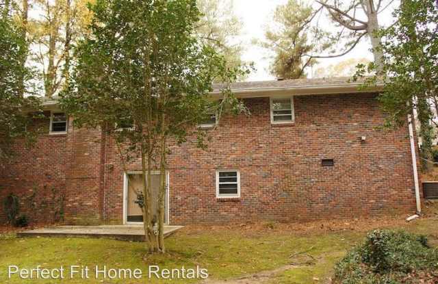 2489 Greenwood Circle Gallery 3