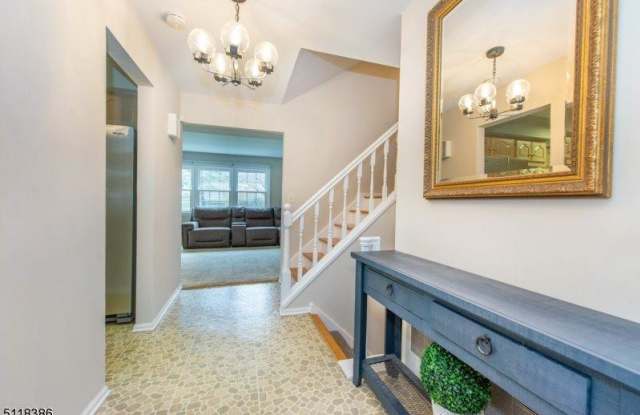 58 Queen Anne Drive Gallery 2