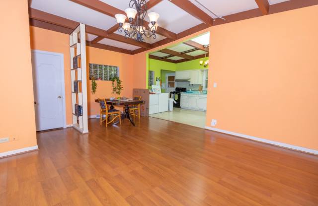 4832 North Redwood Drive Gallery 4