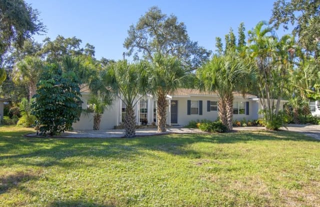 540 Acacia Road - 540 Acacia Road, Vero Beach, FL 32963