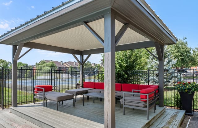 The Racquet Club Apartments Gallery 2