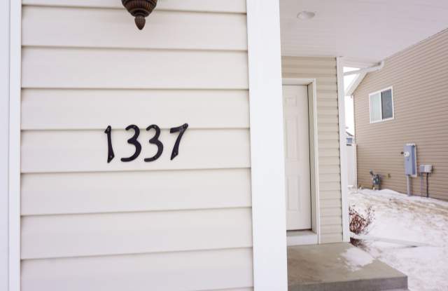 3 Bed 3 Bath Twin Home Gallery 3