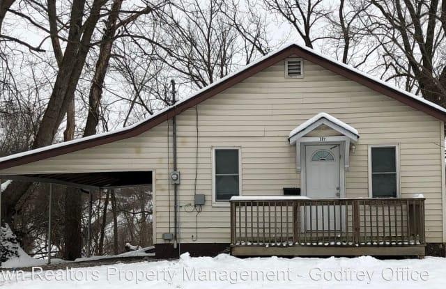 307 Lampert - 307 Lampert St, Alton, IL 62002