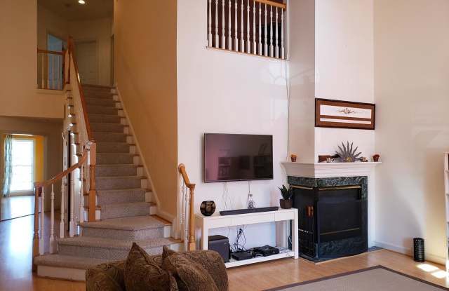 15139 GAFFNEY CIRCLE - 15139 Gaffney Circle, Gainesville, VA 20155