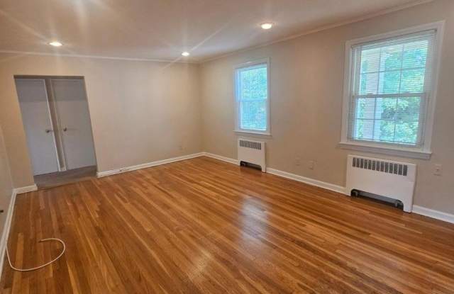 390 Morris Ave photos photos