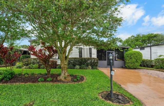 7894 SE Saratoga Drive Gallery 2