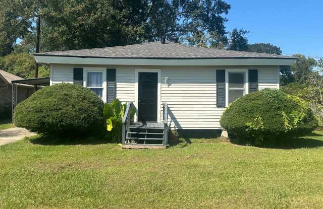 COMING SOON!!! Adorable 3 bed, 1 bath home in Lafayette! photos photos