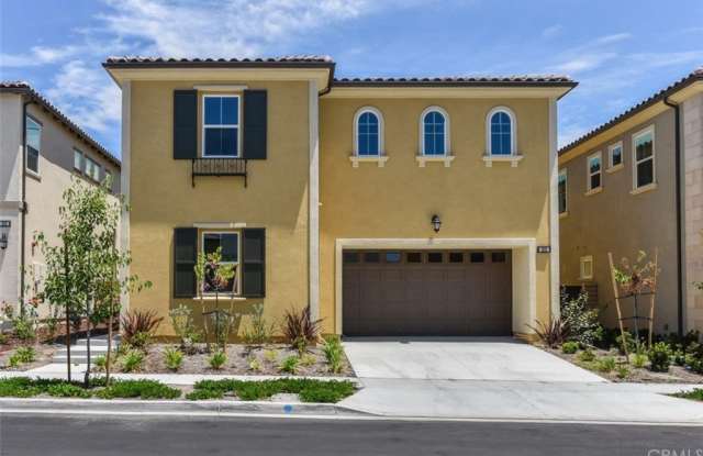 315 Pinnacle Drive - 315 Pinnacle Drive, Lake Forest, CA 92630