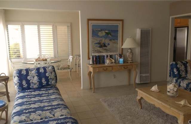 1319 Seal Way Gallery 2