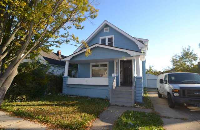 4 Bedroom and 1.5 Bath Single family with Detached garage Gallery 1
