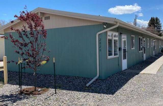 2020 Alderson Ave photos photos