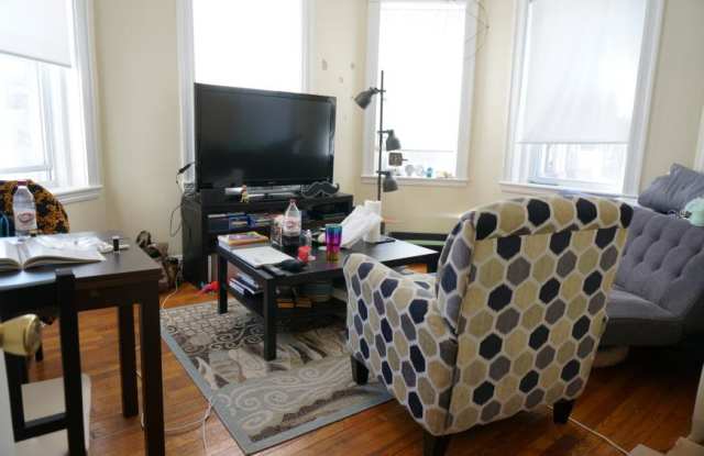 60 Woodstock Ave. photos photos