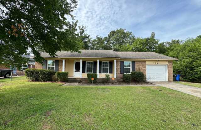 Charming 3 Bed 2 Bath Home Conveniently Located in Fayetteville photos photos Charming 3 Bed 2 Bath Home Conveniently Located in Fayetteville photos photos