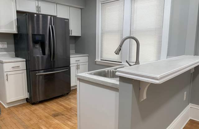 Amazing 4 Bedroom 2 Bathroom Home in Minneapolis! photos photos