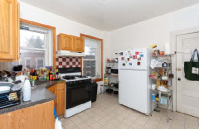 BU West / Central Campus - Spacious, Renovated Brookline 4 Bed/2 Bath on Thorndike for 9/1/2026 photos photos