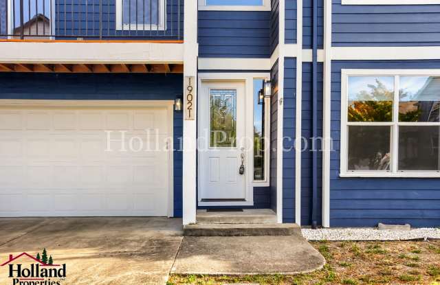 Modern Comfort Meets Prime Beaverton Living! ** NEW PRICE $2,995 AND REDUCED SECURITY DEPOSIT ** Gallery 4