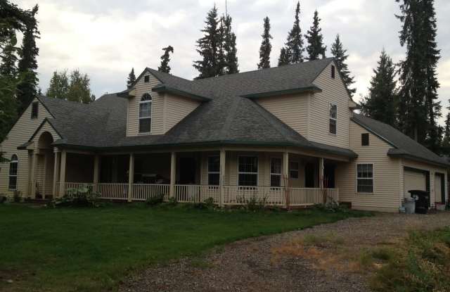 Large Beautiful Home in North Pole Gallery 1
