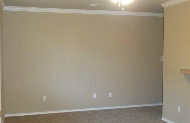 404 W Pine Gallery 3