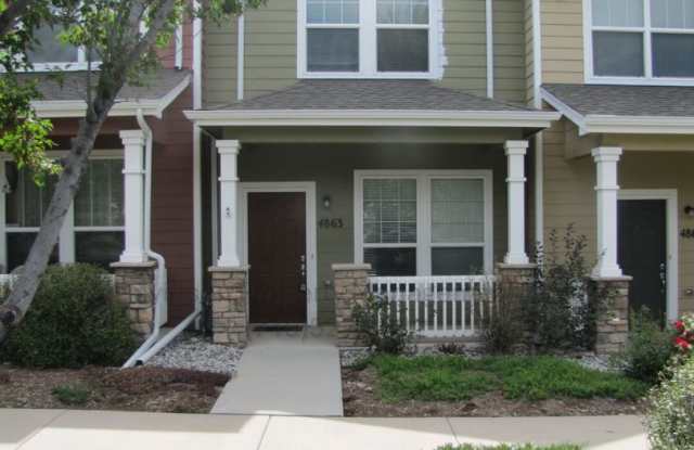 Beautiful 2 Bedroom Townhouse Near The Airport photos photos