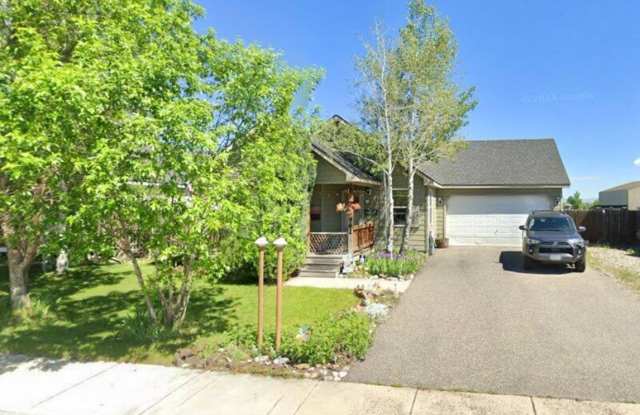 Charming 3 Bed, 2 Bath Home in Prime Belgrade Location Gallery 1