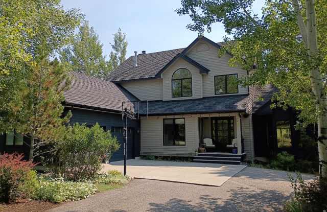 600 Triple Tree Road Gallery 1