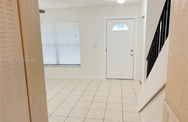 6518 SW 41st St photos photos