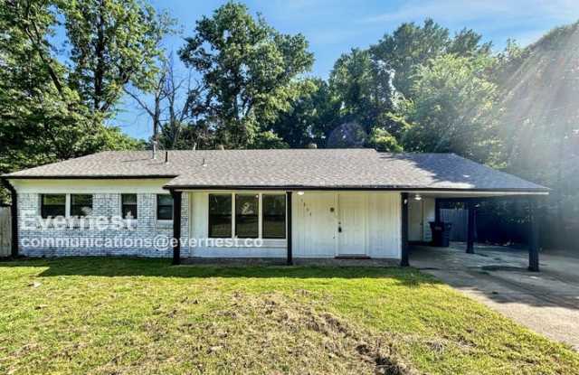 1202 Town and Country Drive photos photos