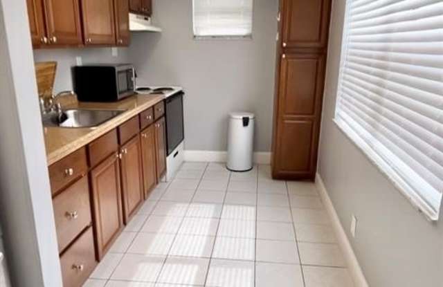 321 SW 14TH ST photos photos