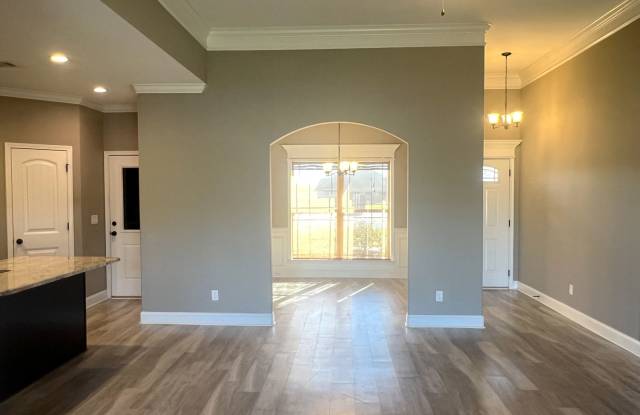 Beautiful Home in Hilltop School Zone Gallery 4